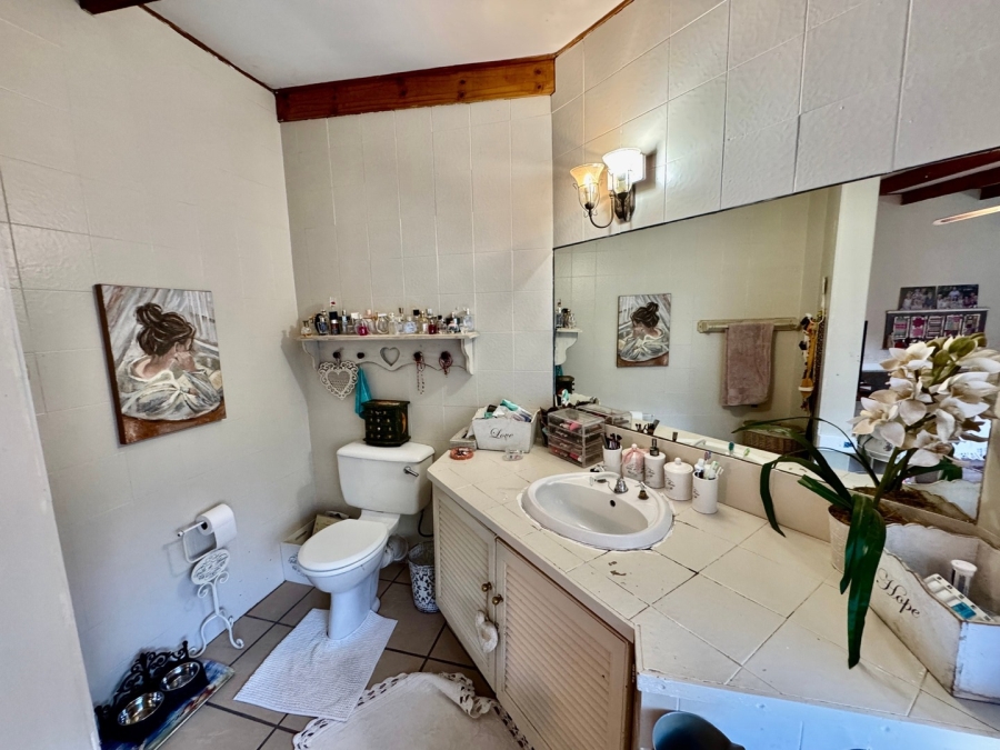 5 Bedroom Property for Sale in Van Der Hoff Park North West